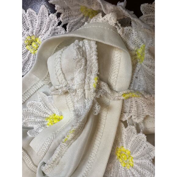 Judith March medium black daisy romper lace embroidered floral halter cutout - Picture 11 of 13